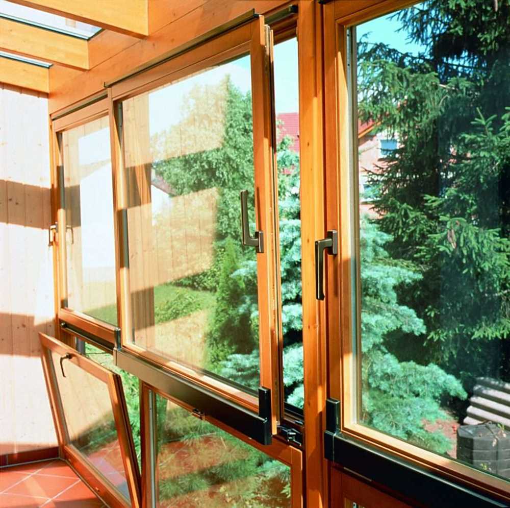 Деревянные балконы: конструкция и возможности использования